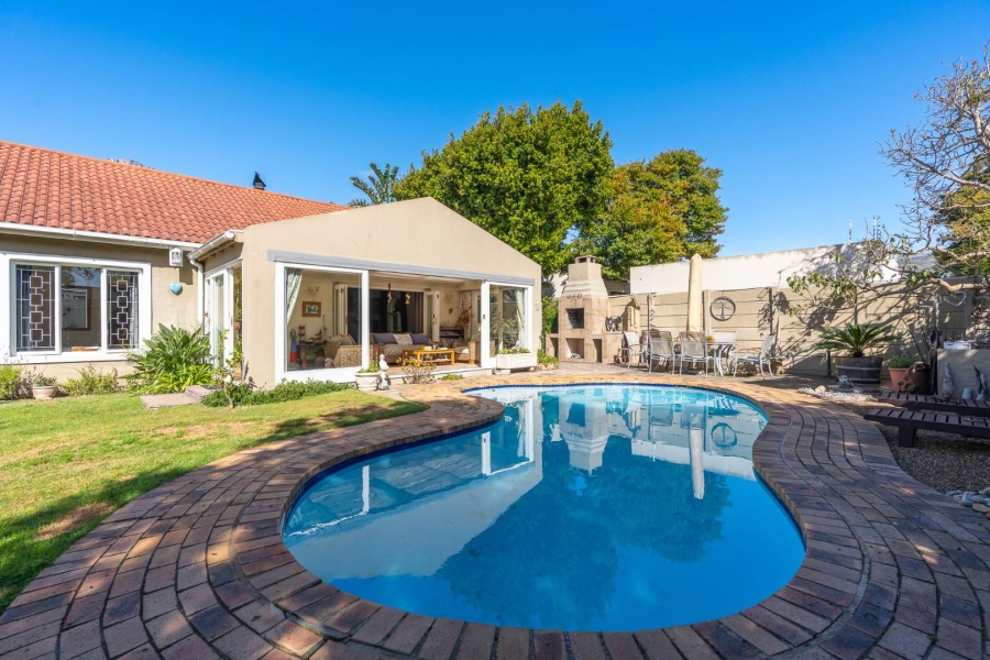 3 Bedroom Property for Sale in Kirstenhof Western Cape